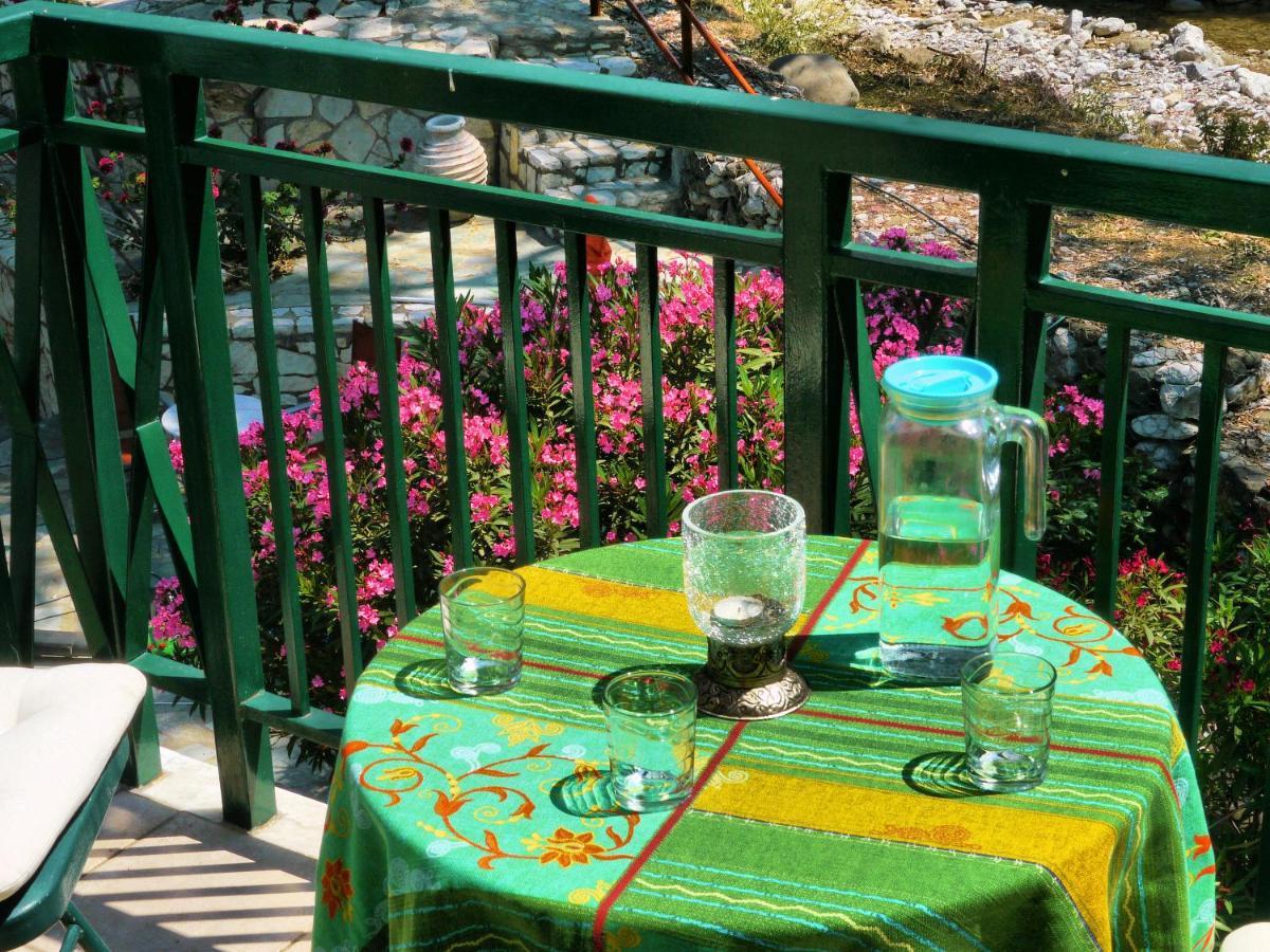 Steinturm Mit Dach-Terrasse Zwischen Fluss, Meer Und Gebirge- Spiti Pirgos Paralia Sergoulas Eksteriør bilde