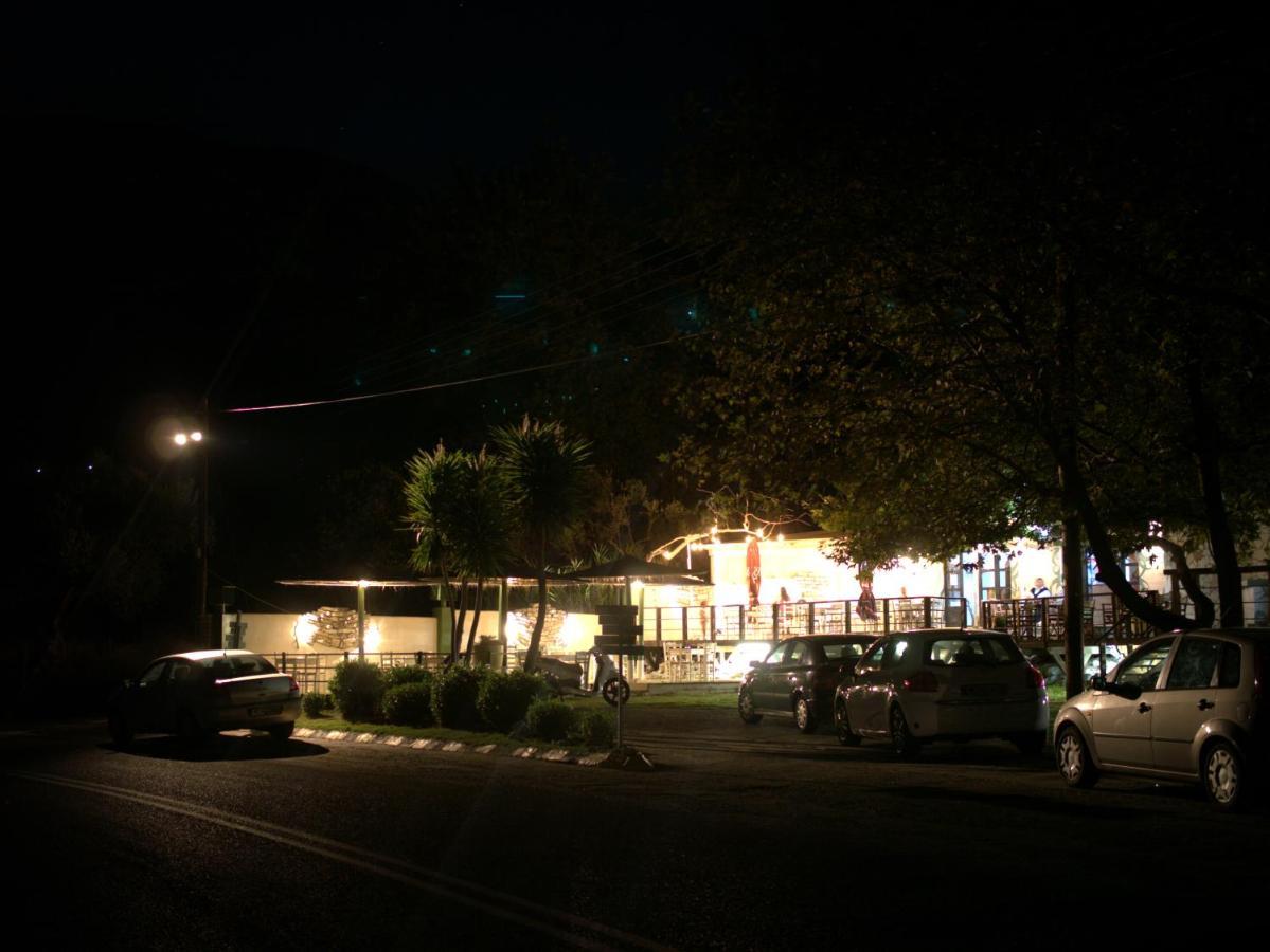 Steinturm Mit Dach-Terrasse Zwischen Fluss, Meer Und Gebirge- Spiti Pirgos Paralia Sergoulas Eksteriør bilde