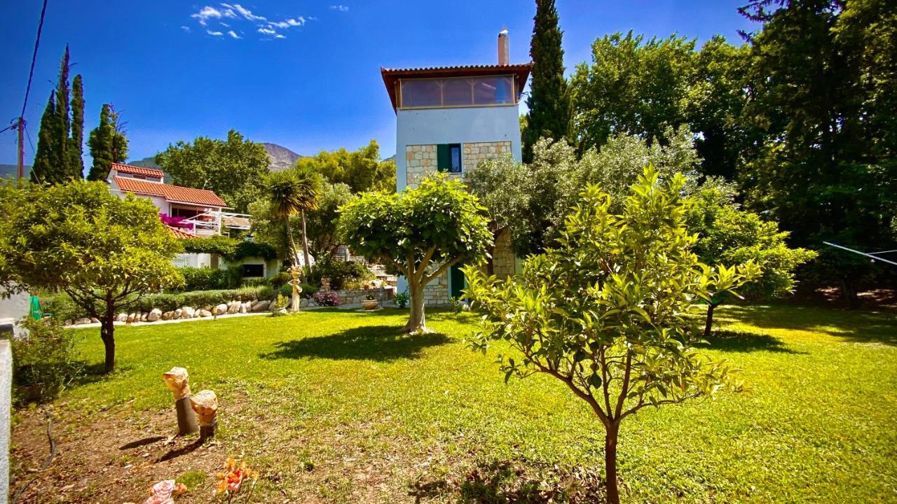 Steinturm Mit Dach-Terrasse Zwischen Fluss, Meer Und Gebirge- Spiti Pirgos Paralia Sergoulas Eksteriør bilde