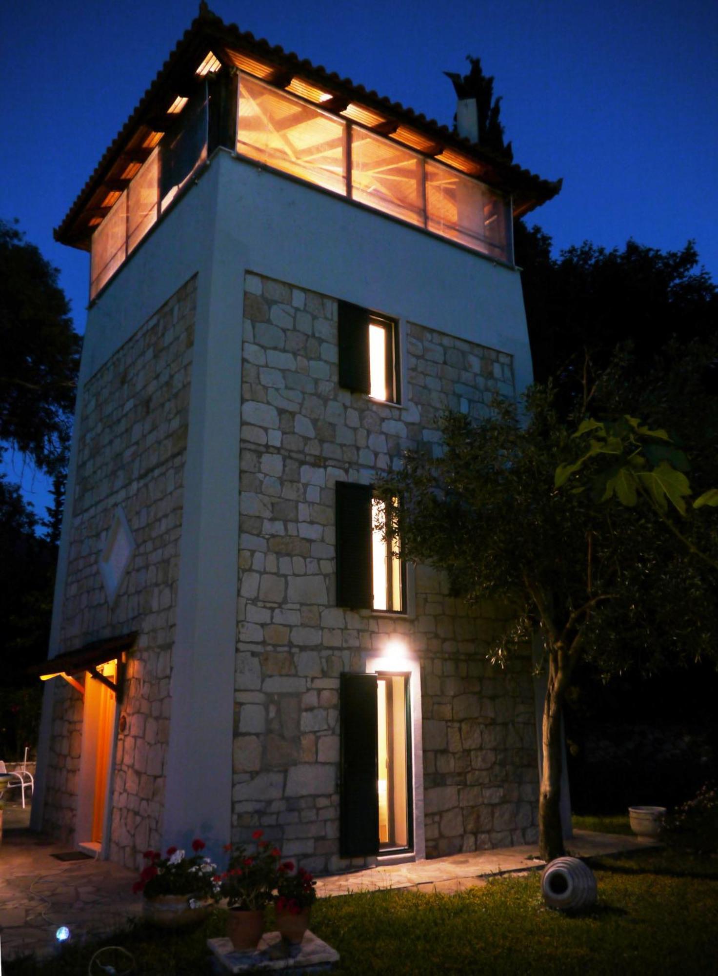 Steinturm Mit Dach-Terrasse Zwischen Fluss, Meer Und Gebirge- Spiti Pirgos Paralia Sergoulas Eksteriør bilde