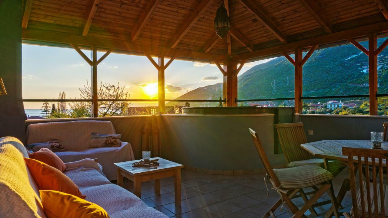 Steinturm Mit Dach-Terrasse Zwischen Fluss, Meer Und Gebirge- Spiti Pirgos Paralia Sergoulas Eksteriør bilde